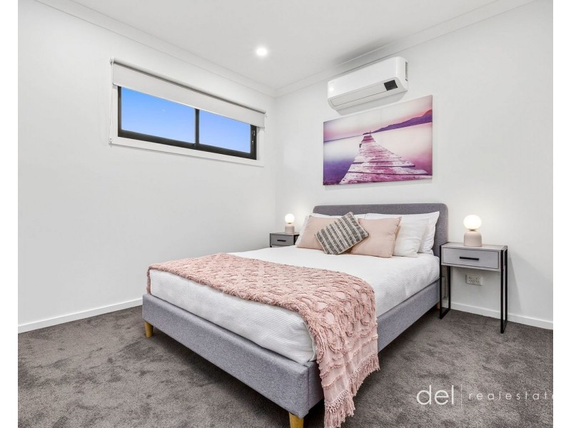 2/17 Menzies Avenue, Dandenong North VIC 3175