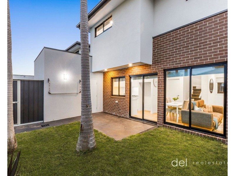 2/17 Menzies Avenue, Dandenong North VIC 3175
