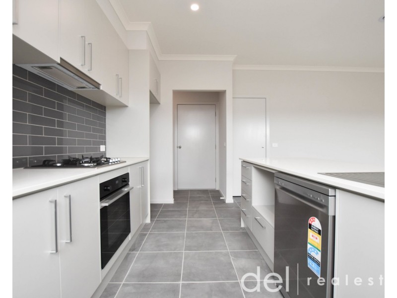 86 Bourbon Road, Cranbourne East VIC 3977