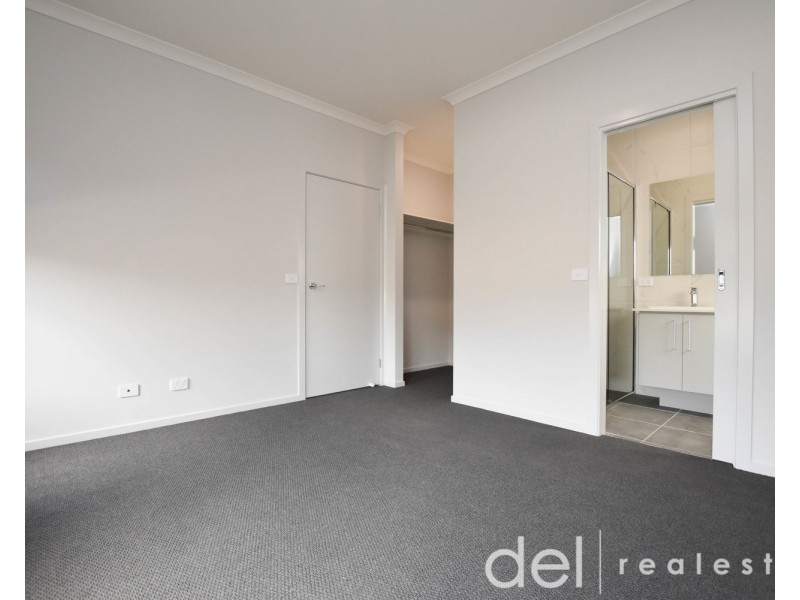 86 Bourbon Road, Cranbourne East VIC 3977