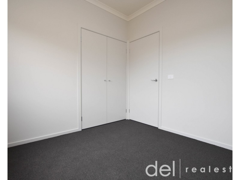 86 Bourbon Road, Cranbourne East VIC 3977