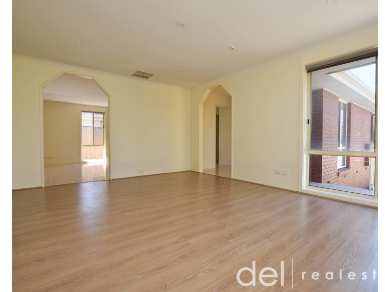 43 Gleneagles Drive, Endeavour Hills VIC 3802