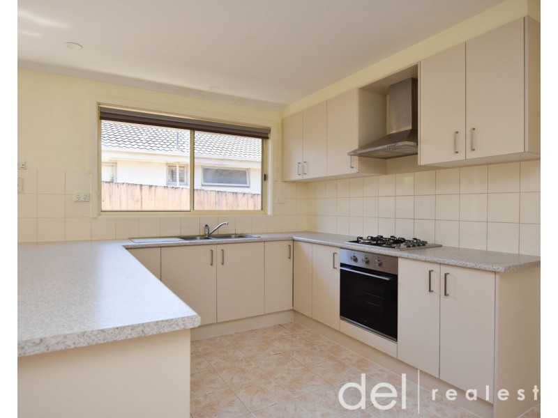 43 Gleneagles Drive, Endeavour Hills VIC 3802