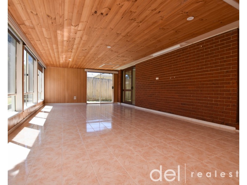 43 Gleneagles Drive, Endeavour Hills VIC 3802