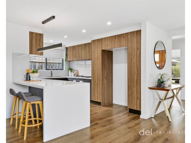 2 Peckover Court, Endeavour Hills VIC 3802