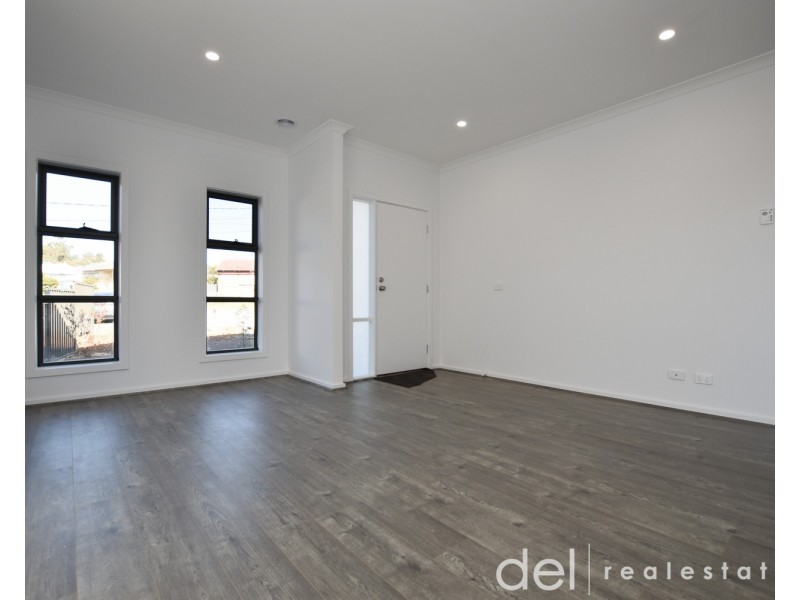 1/35 Ti Tree Drive, Doveton VIC 3177