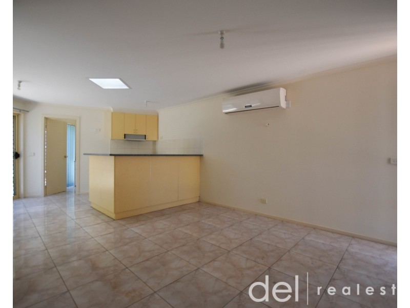 4/2 Birch Avenue, Dandenong North VIC 3175