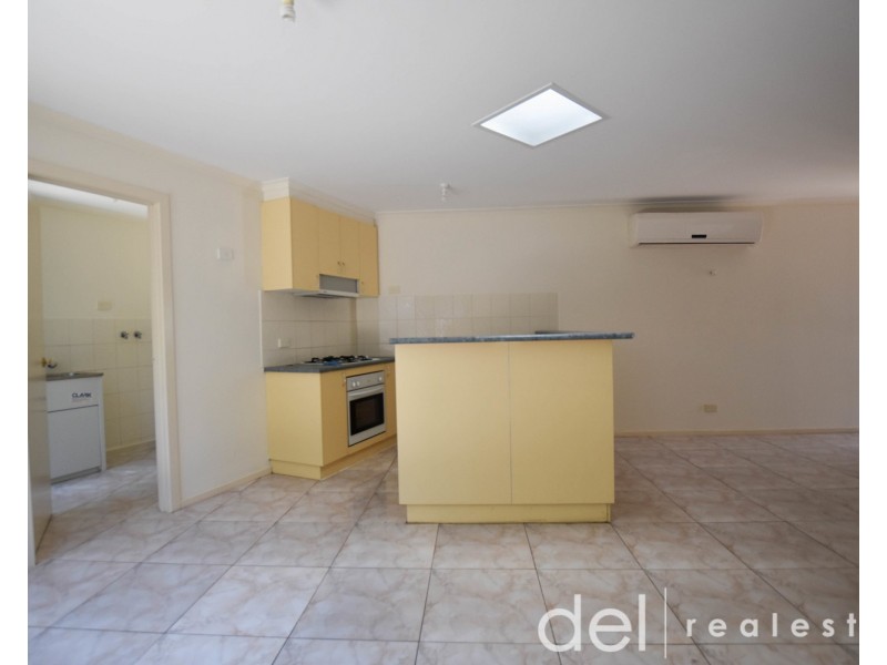 4/2 Birch Avenue, Dandenong North VIC 3175