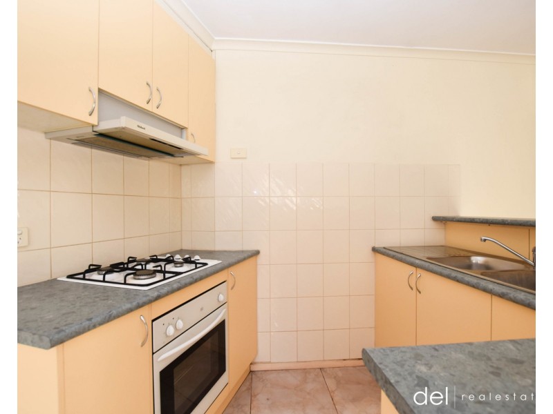 4/2 Birch Avenue, Dandenong North VIC 3175