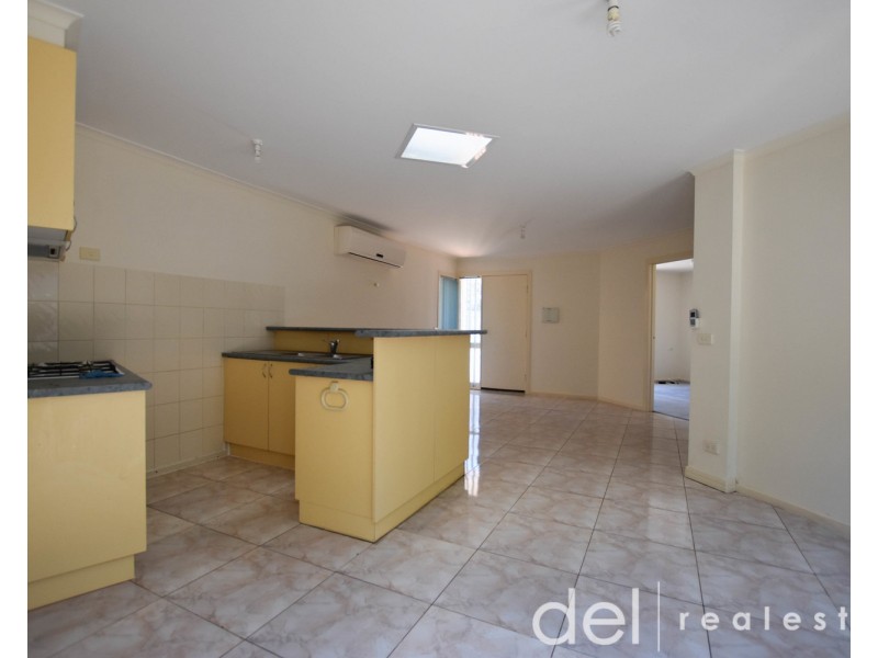 4/2 Birch Avenue, Dandenong North VIC 3175