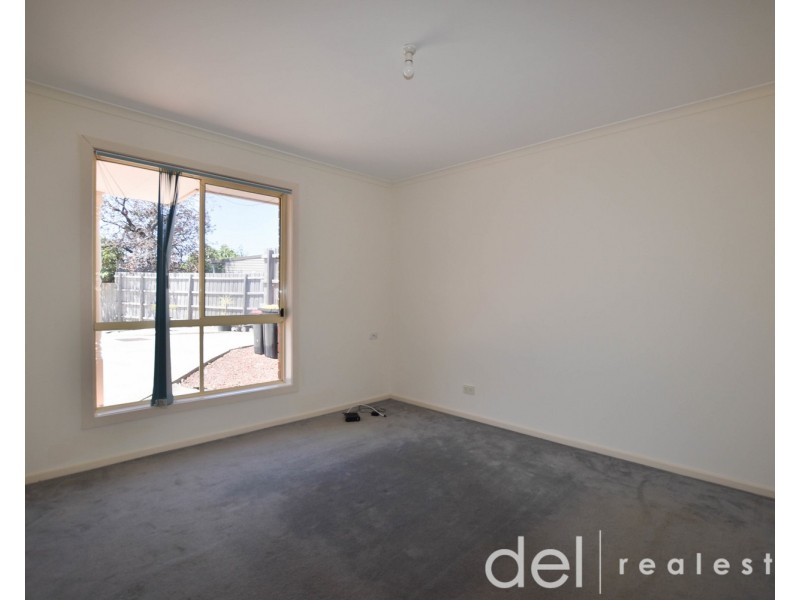 4/2 Birch Avenue, Dandenong North VIC 3175