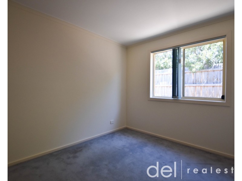 4/2 Birch Avenue, Dandenong North VIC 3175
