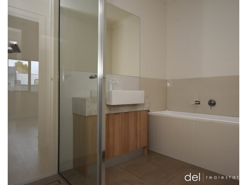 24 Campbell Drive, Hampton Park VIC 3976