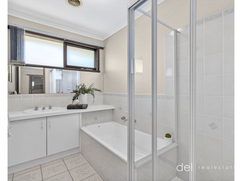 1 Amy Court, Hampton Park VIC 3976