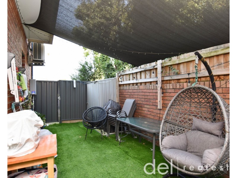 1/2 Roberts Street, Noble Park VIC 3174