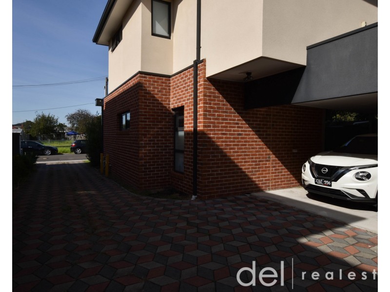 1/2 Roberts Street, Noble Park VIC 3174