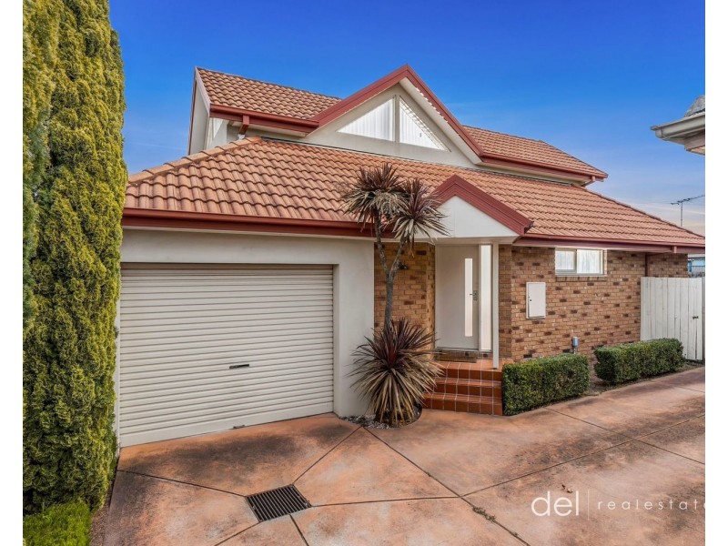 2/4 Lockington Crescent, Dandenong VIC 3175