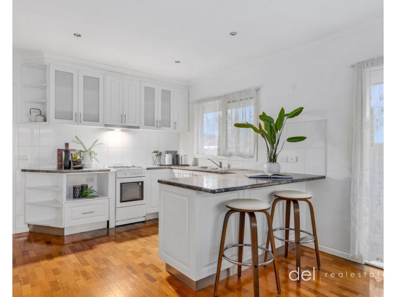 2/4 Lockington Crescent, Dandenong VIC 3175