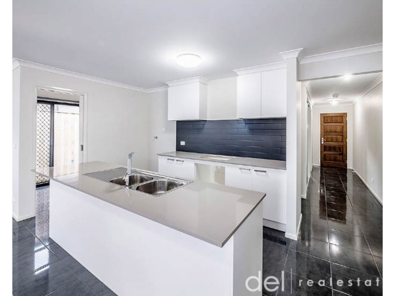 6 Gathering Street, Clyde VIC 3978