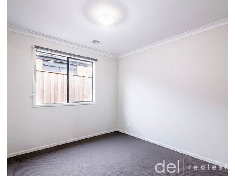 6 Gathering Street, Clyde VIC 3978