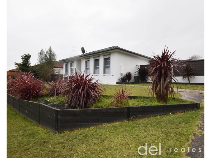 2 Peebles Street, Endeavour Hills VIC 3802