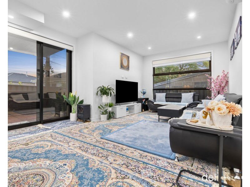 2C Apple Court, Doveton VIC 3177