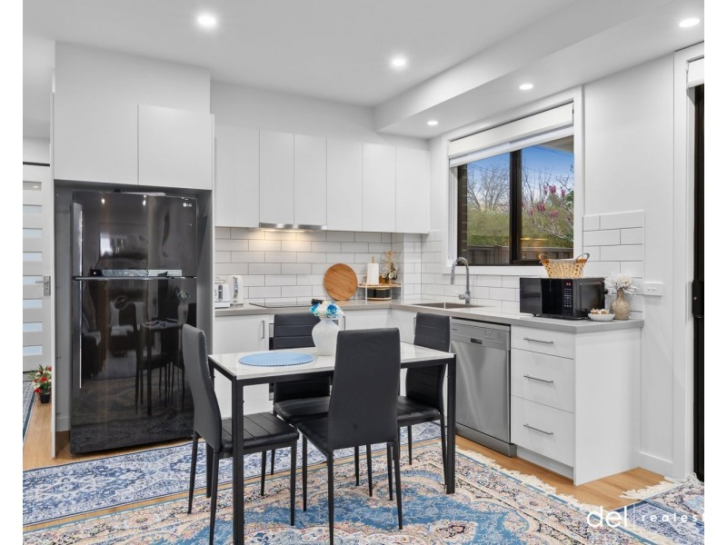 2C Apple Court, Doveton VIC 3177