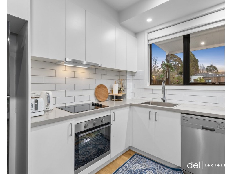 2C Apple Court, Doveton VIC 3177