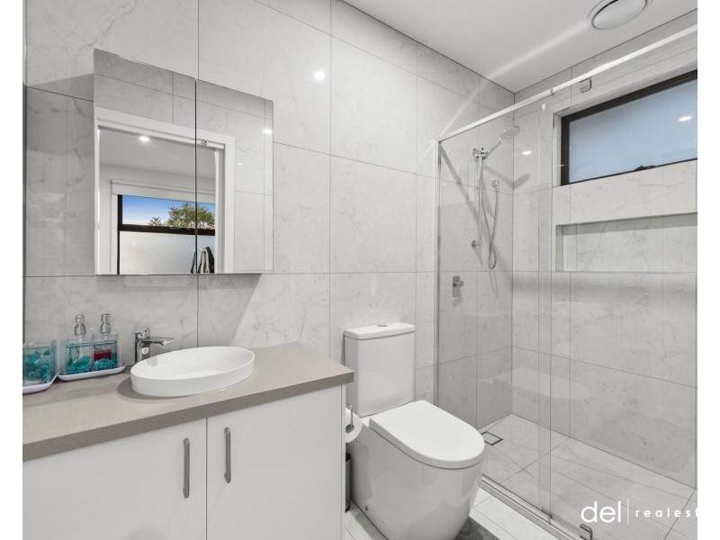 2C Apple Court, Doveton VIC 3177