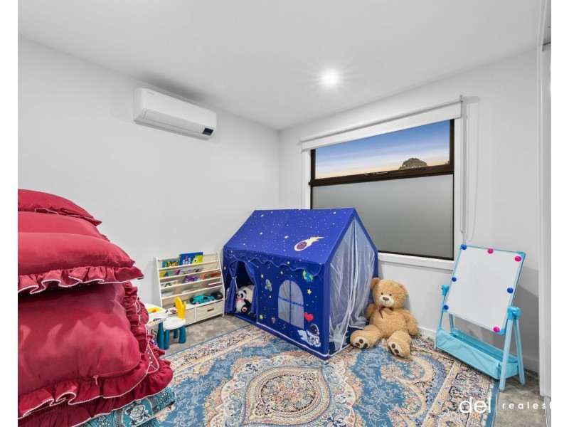 2C Apple Court, Doveton VIC 3177