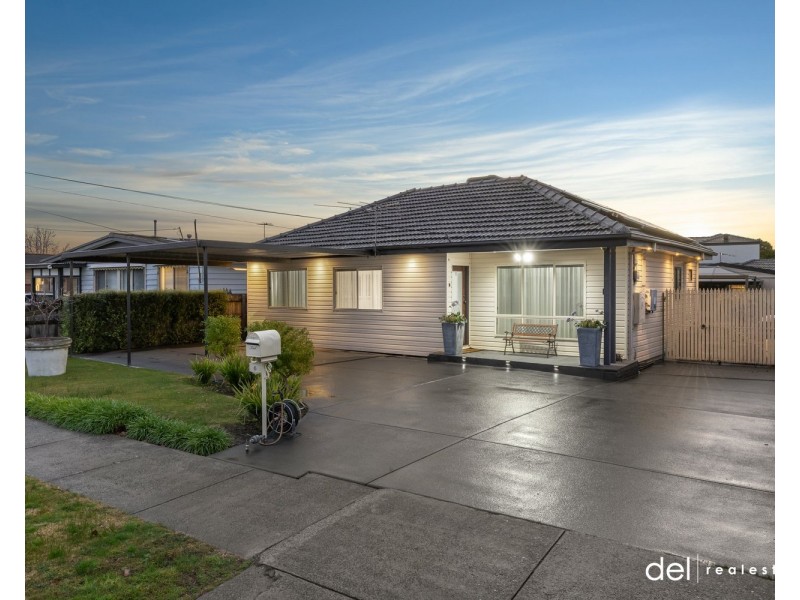 6 Leeside Street, Dandenong North VIC 3175