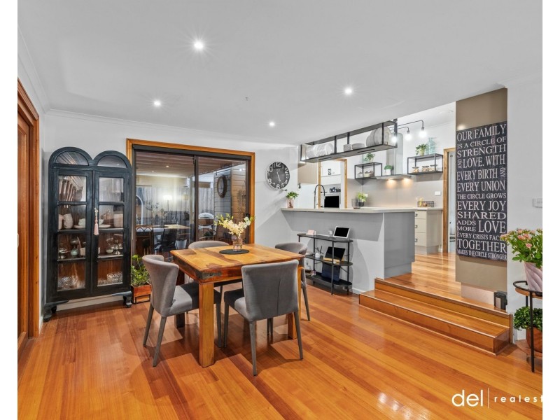 6 Leeside Street, Dandenong North VIC 3175