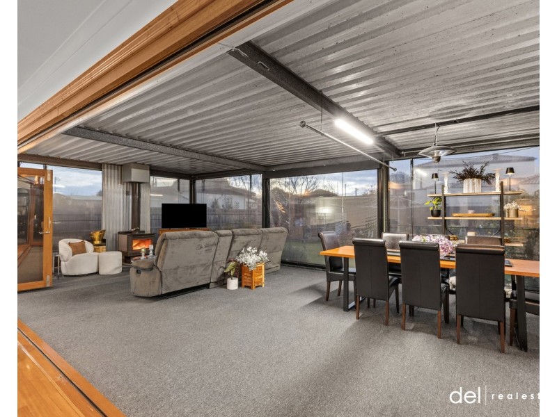 6 Leeside Street, Dandenong North VIC 3175