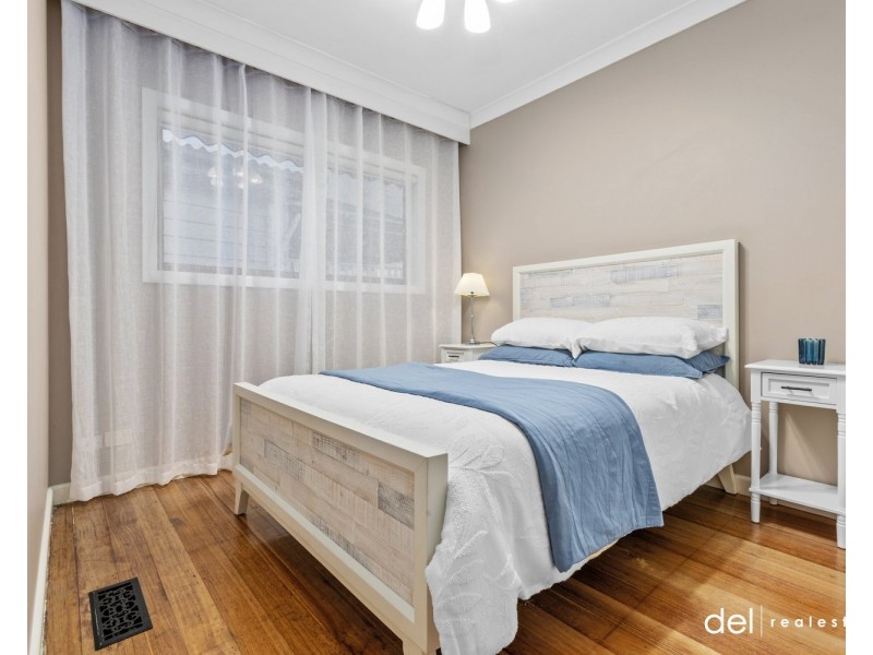 6 Leeside Street, Dandenong North VIC 3175