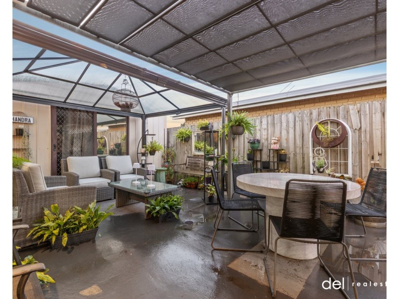 6 Leeside Street, Dandenong North VIC 3175