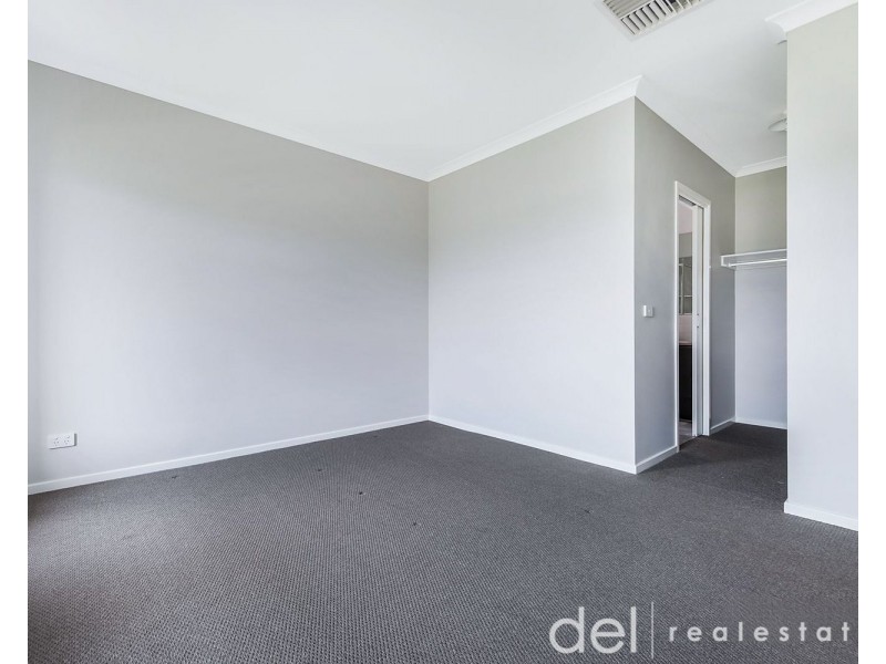 73 Rossiter Retreat, Cranbourne North VIC 3977