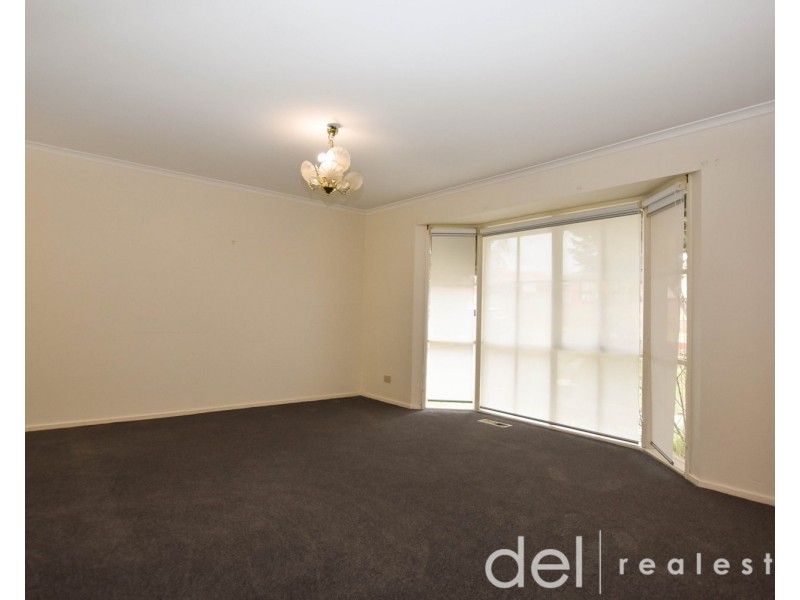 9 Showjump Crescent, Endeavour Hills VIC 3802