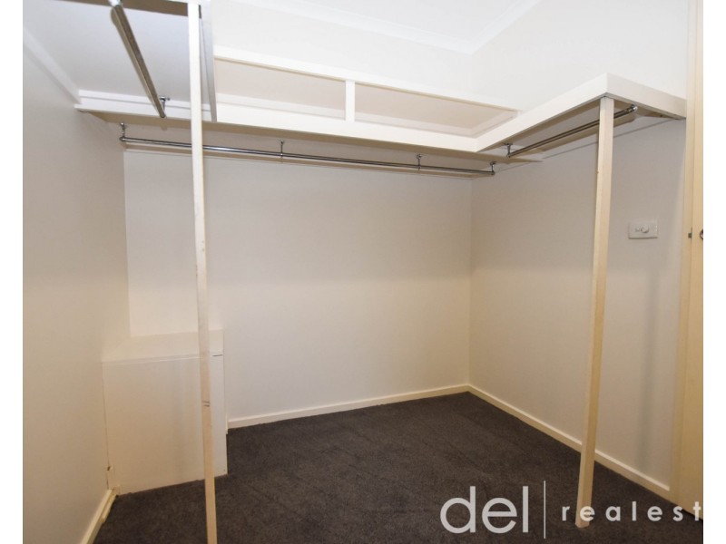 9 Showjump Crescent, Endeavour Hills VIC 3802