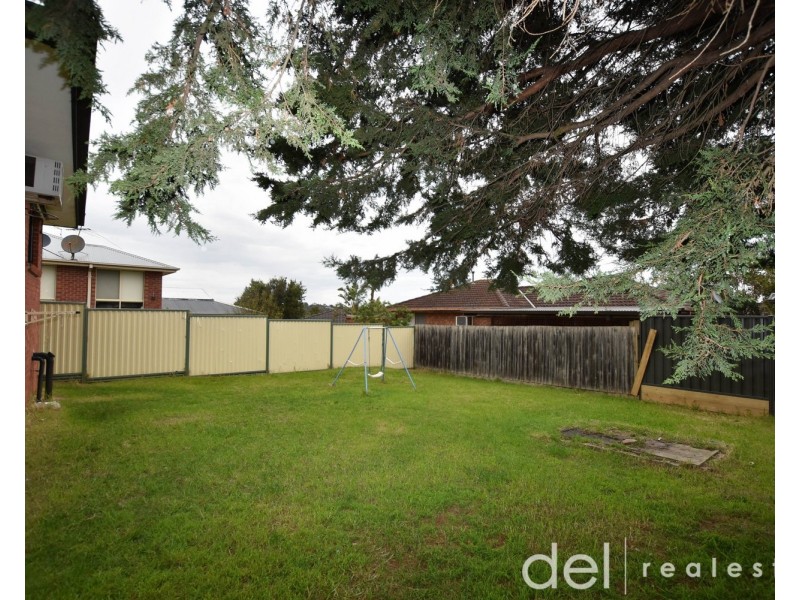 9 Showjump Crescent, Endeavour Hills VIC 3802