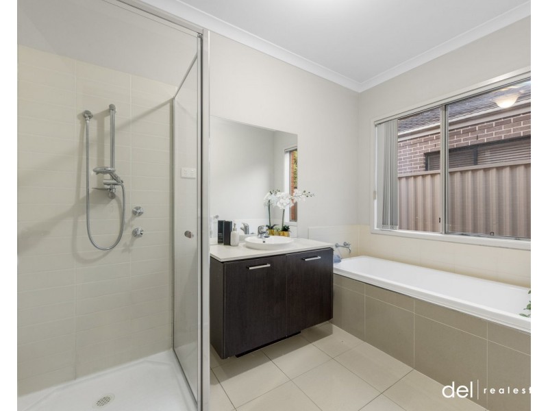 4 Goulburn Place, Pakenham VIC 3810
