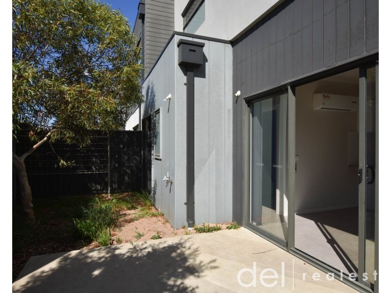 59 Eliburn Drive, Cranbourne East VIC 3977