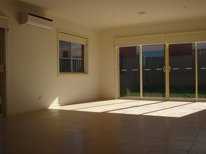 Pakenham VIC 3810