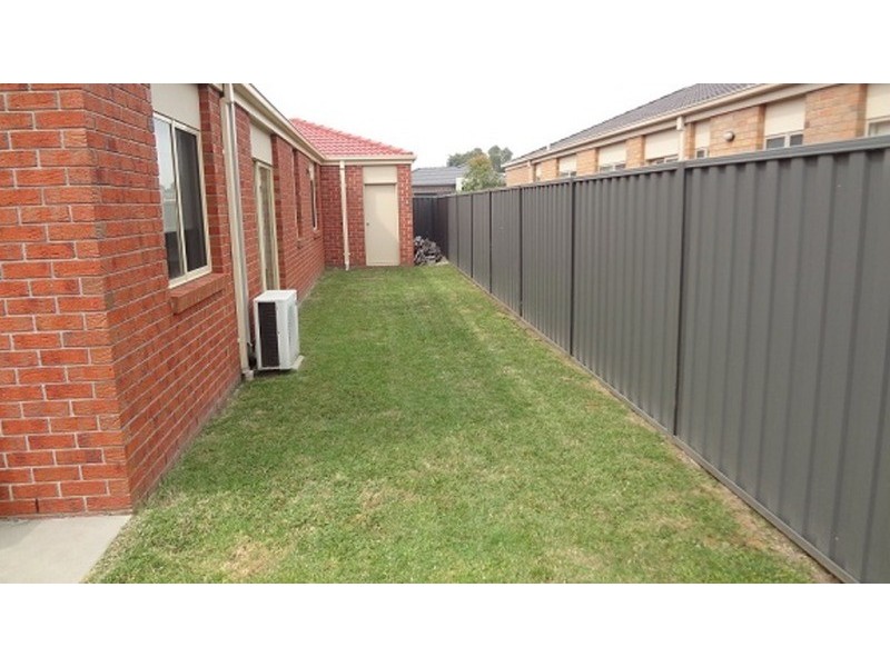 Pakenham VIC 3810