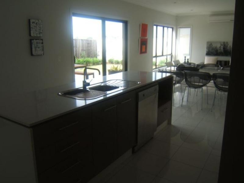 Hope Island QLD 4212