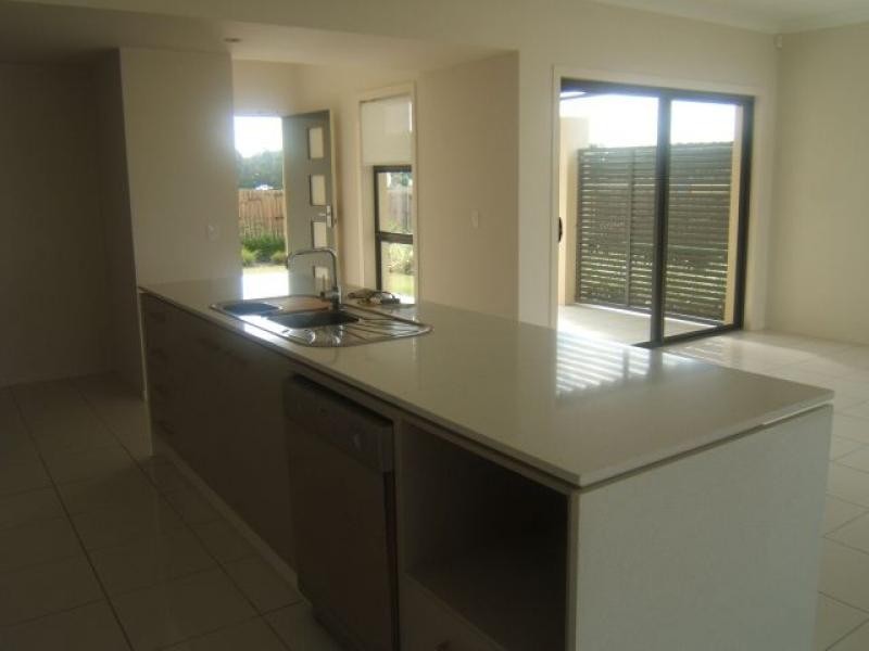 Hope Island QLD 4212