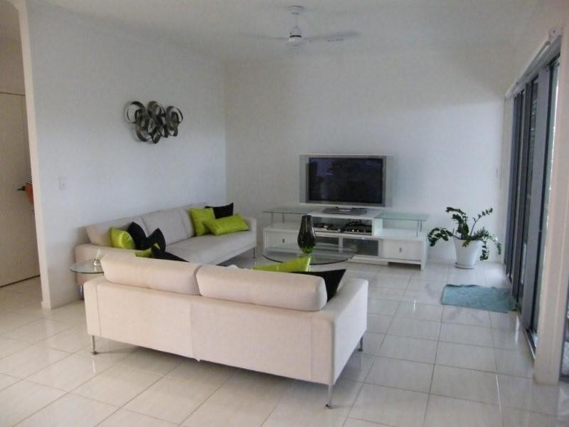 1/210  Westminster Avenue, Golden Beach QLD 4551