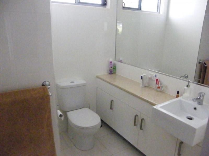 1/210  Westminster Avenue, Golden Beach QLD 4551