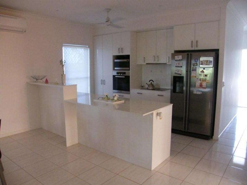 1/210  Westminster Avenue, Golden Beach QLD 4551