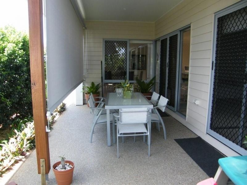 1/210  Westminster Avenue, Golden Beach QLD 4551