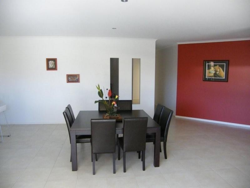 9 Parkhill Crt, Little Mountain QLD 4551